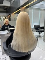 イキ 表参道(iki omotesando)&nbsp;デザインカラー／レイヤーカット/ウェットヘア/オリーブベージュ