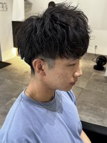 ヒュイル バイ ニアウ(Hwyl by Niau) メンズマッシュパーマニュアンスパーマスパイラルパーマ刈り上げ