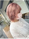 ピンクベージュ