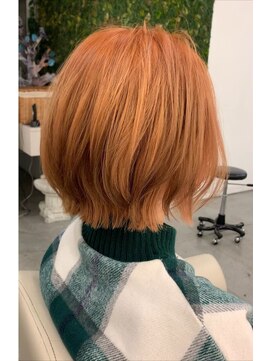 パシフィックダズールバトン(Pacific Dazzle baton) ショートボブ×オレンジベージュ