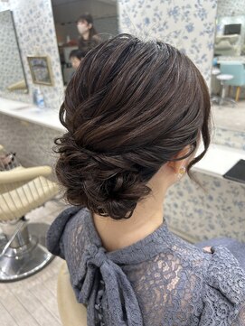 サクララ(Sakura la) シニヨン／結婚式／お呼ばれヘア／二次会へア／ミディアム