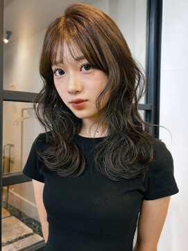 ヴヴ(Bub) 顔周りレイヤーカット ニュアンスパーマ セミロング 前髪あり