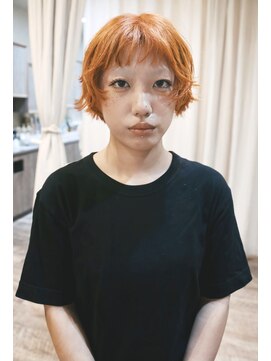 クイン(qin) ブリーチありオレンジショート