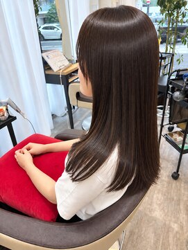 ウイバイファースト(u'i by first) 自然なツヤと柔らかな質感が魅力のロングスタイル