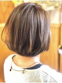 ハイアッシュベージュ×重ため大人ショートボブ