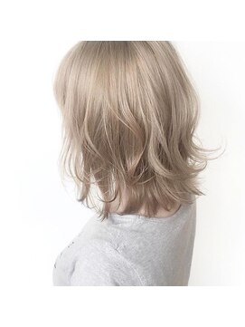 シャンプー 本庄店(SHAMPOO) ハイートーンベージュで視線を奪う