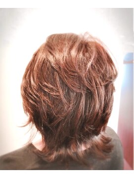 サロン ド クゥ(Salon de Qoo) トップふんわりレイヤーカット。