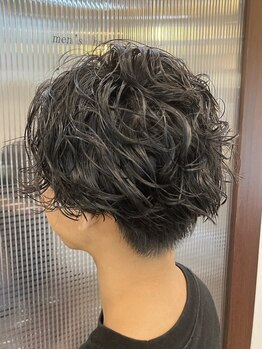 ブロンシュ(Blanche)の写真/＜地域密着型理容室＞カジュアルもビジネスシーンにも仕上がりが一味違うメンズパーマがお勧め！