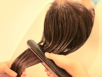 プレゼント ヘアー ワークス(Present hair works)の写真/【根本的な髪質改善】コアミートリートメントで今まで体験したことのない質感に◎
