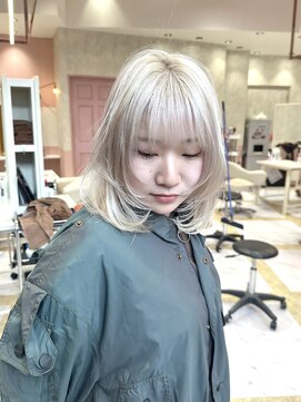 リー 梅田(Lee) ブリーチ2~3回必須/ホワイトカラー/ハイトーン/ブロンド/海外風