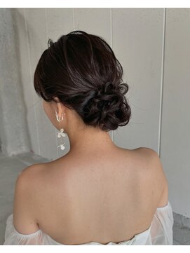 スリースター(THREE STAR) ゆるツヤシニオンヘアセット