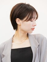 シースルーバング耳掛けショート ×艶ストレート