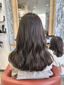 フェルーナ(FeRuna) ミルクティーベージュ系カラー