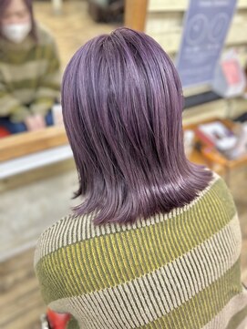 ラウラアンドロー(LAURA&RO) 1ケアブリーチムラサキカラー/外はねボブ/くびれ/尼崎/塚口/大阪