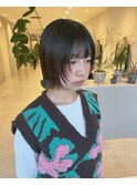 切りっぱなしボブ×顔周りレイヤー