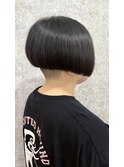 前下がりツーブロックボブ