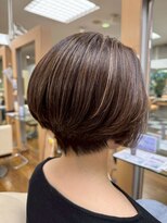 プランタン(Printemps)&nbsp;大人キレイ美シルエット小顔前下がりショートボブ×ハイライト