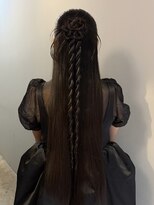 サンプラス(san+)&nbsp;【リコ】人と被らない、大人のハーフアップアレンジ◎