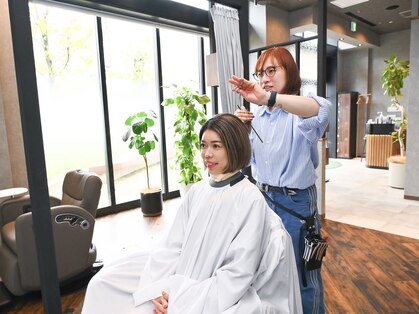 モア ヘアー ラウンジ ハザール 羽沢国大前店(moa hair lounge/ HAZZAR)の写真