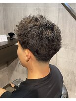 スウェルホワイト(SWELL WHITE) ピンパーマ×テーパーフェードスパイキー