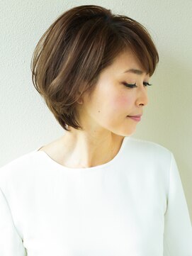 アフロート ディル(AFLOAT D'L) 《AFLOATディル裕二朗》大人、ミセスのボリュームショートの髪型