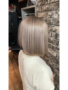 ヘアビューティースタジオ ラルガ(Hair beauty studio Raruga) 全体ブリーチカラー