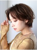 フリンジウエーブを重ねてかき上げ前髪に新しい表情を