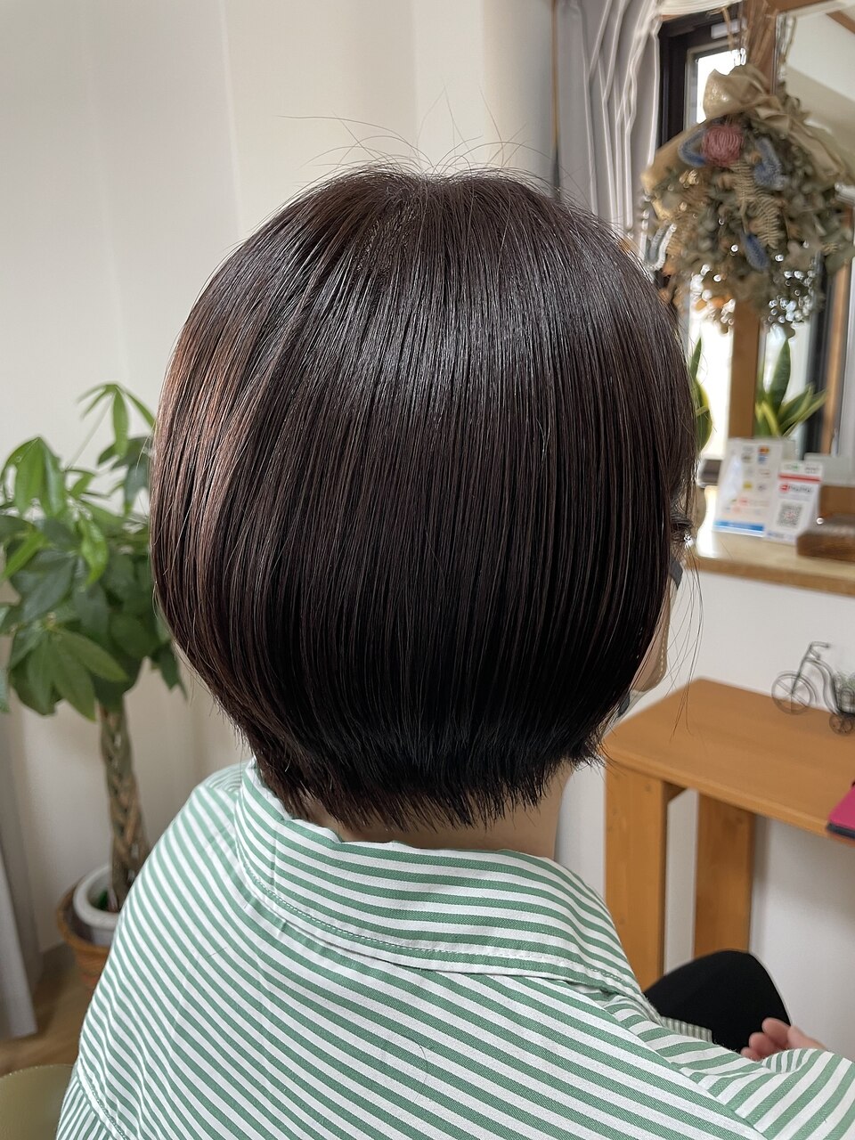 自然なショートヘアスタイルならウィッグ通販店SUGARCRANZで♪