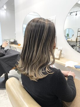 シャイバイブランチ(shy by branch) お客様スタイル×バレイヤージュ 【良太】