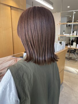 カイラ(KAILA) ブラウンシアーブラウンマロンベージュ外はねボブナチュラル