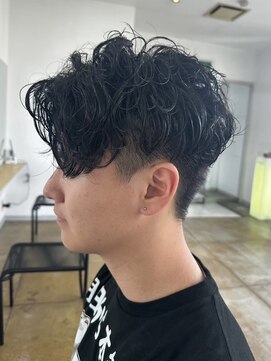 アトリーチェ 昭和店(ATTRICE) 甲府昭和町波巻きパーマツイストスパイラルパーマセンターパート