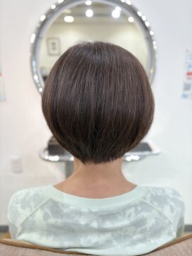 ビィーワンイースト(Be 1 EAST) ショートボブ