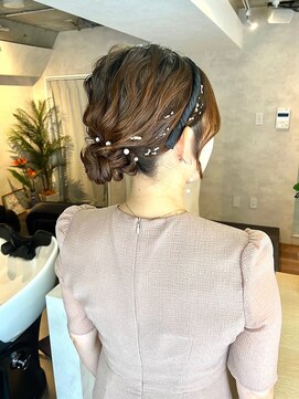 サンルーム(SUN room) シニヨンアレンジ/ヘアセット/金箔/パール/カチューシャ/satsuki