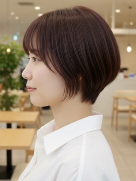 大人ショートボブ/レイヤーショート/前髪あり/20代30代