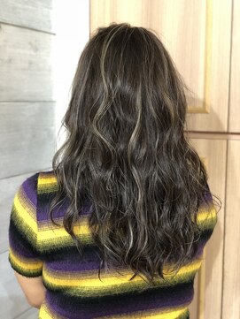 モモ(MOMO) 田村実沙稀のオリジナルカラー