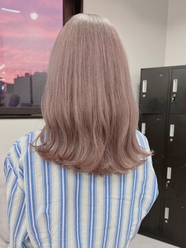 ベレーザ 渋谷(BELEZA) 1074グレーベージュミルクティーアッシュ艶髪ハイトーンカラー