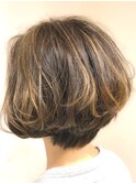大人ナチュラルレイヤーショートヘア,白髪ぼかしハイライト/草加