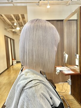 ブリッツ レボ(BLITZ-REVO) あやか流！ボブ×ホワイトシルバー