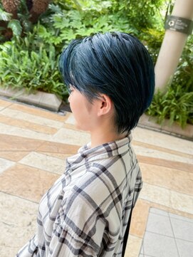 トッカ ヘアアンドトリートメント 難波店 大人クールなショートカット★高発色ブルーとの相性◎