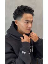 ドッグス 柏(Dawgs)&nbsp;フェザーパーマ サーフカール 刈り上げセンターパート