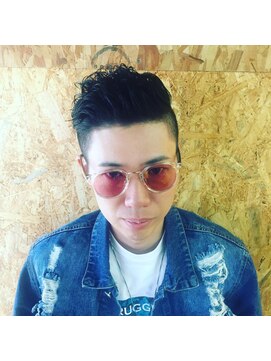 ダンプカット(DUMP CUT) パーマ右流し