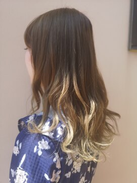 サロン ド カレラ(Salon de Carrera) ベージュグラデーションカラー