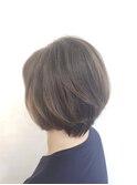 ショートボブ