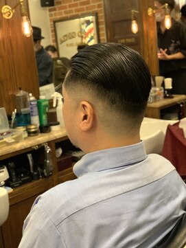 ヒロギンザバーバーショップ 丸の内店(HIRO GINZA BARBER SHOP) フェードカット×スリックバック