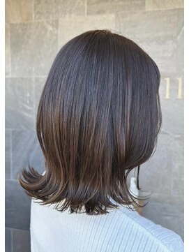 メゾン アヴァロ(Maison Avallo) #くびれ風ロブ　#明るめグレー