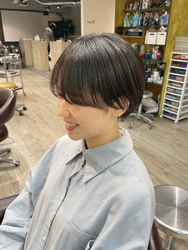 コワファーストナガサキシャンプーボーイ(COIFF1RST NAGASAKI SHAMPOO BOY) 大人可愛い20代30代40代黒髪前下がりショートボブ丸みショート◎