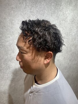 ラルス(Larus) スペインカール/スパイキーショート/フェザーパーマ