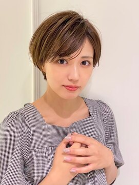 アイスバーグ(eyesburg) レイヤーショート/透明感カラー/くすみベージュオリーブベージュ