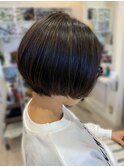 丸み前下がりショートボブ