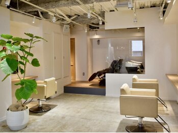 ザ デイ 銀座(The Day)の写真/【３席×完全マンツーマン】都会のオアシス空間＊丁寧なカウンセリングと再現性の高いカット◎[東銀座]